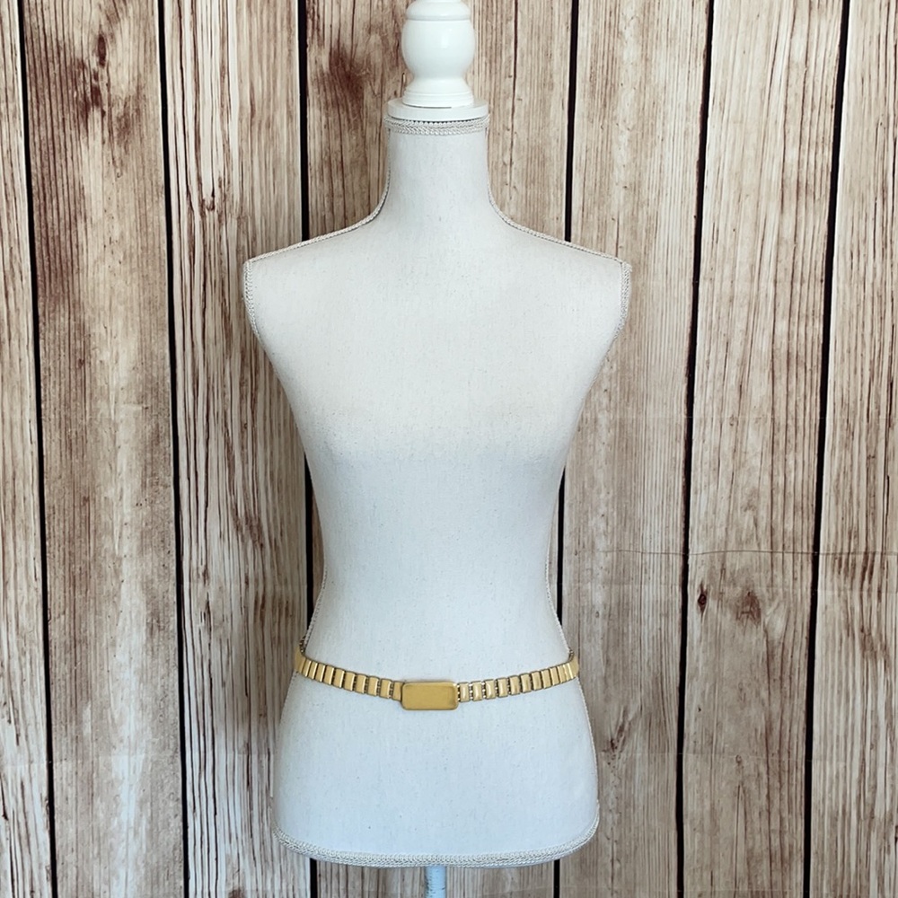 Vintage Mid-Century Metallic Gold Chain Belt w/Cream Stone Accent - Picture 2 of 11